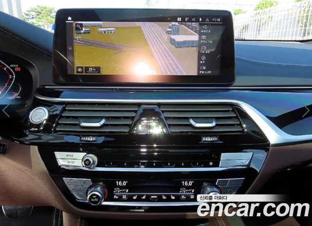 BMW Gran Turismo 2021 — photo 13