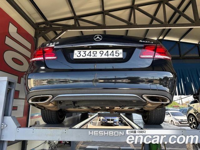 Mercedes-Benz E-Class 2014 — photo 2