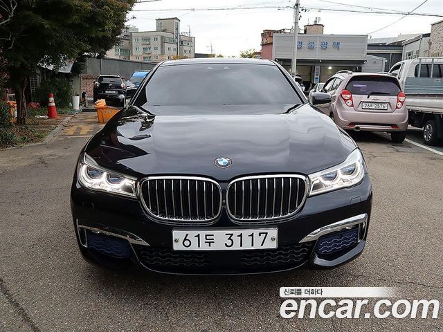 BMW 7-Series 2018 — photo 1