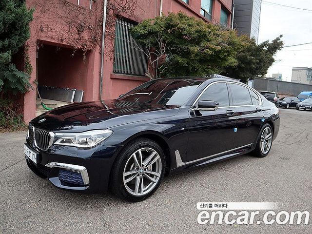 BMW 7-Series 2018 — photo 2
