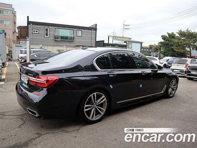 BMW 7-Series 2018 — photo 3
