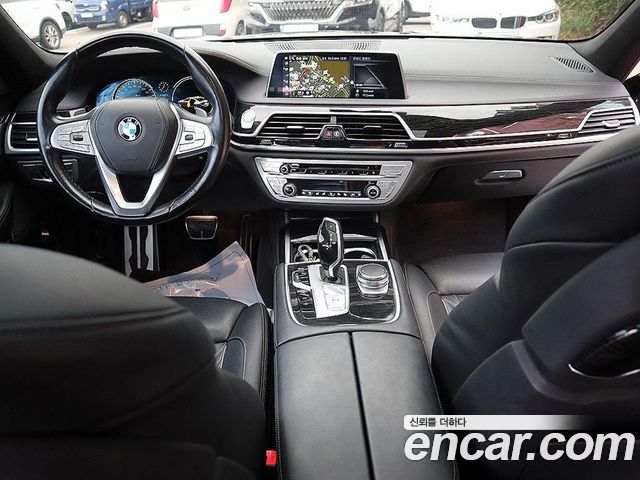 BMW 7-Series 2018 — photo 5