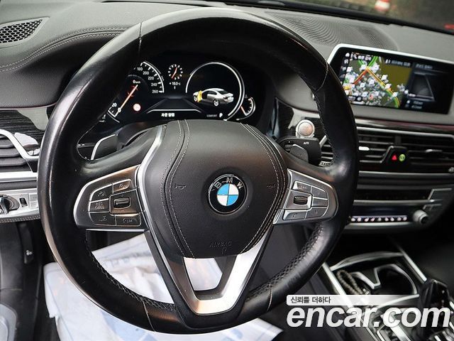 BMW 7-Series 2018 — photo 8