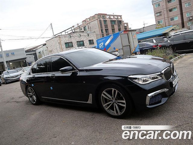 BMW 7-Series 2018 — photo 20