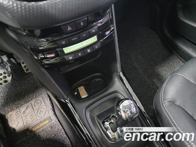 Peugeot 2008 2016 — photo 8