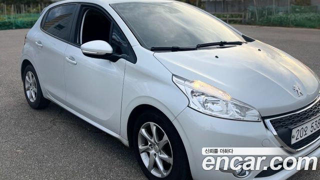Peugeot 208 2015 — photo 3