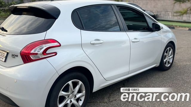 Peugeot 208 2015 — photo 5