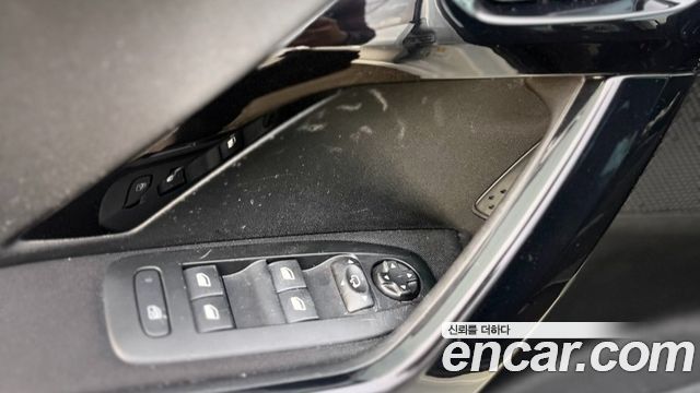 Peugeot 208 2015 — photo 10