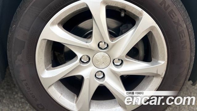 Peugeot 208 2015 — photo 18