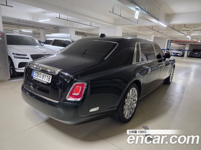 Rolls-Royce Phantom 2021 — photo 2