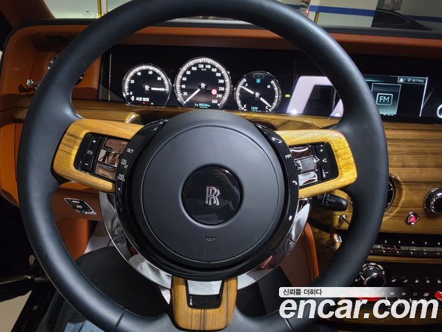 Rolls-Royce Phantom 2021 — photo 11