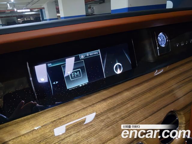 Rolls-Royce Phantom 2021 — photo 12