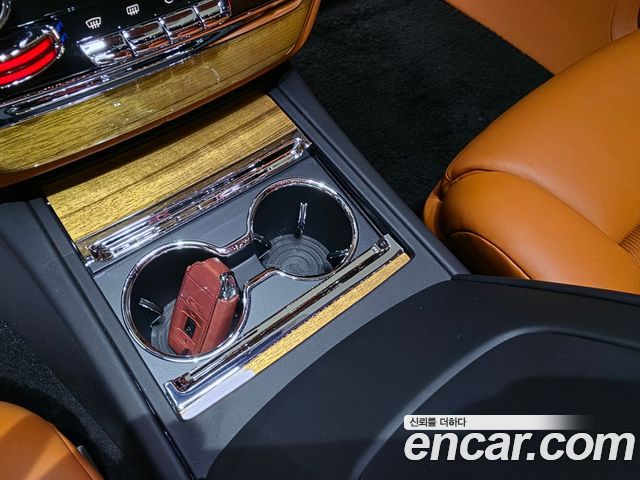 Rolls-Royce Phantom 2021 — photo 14