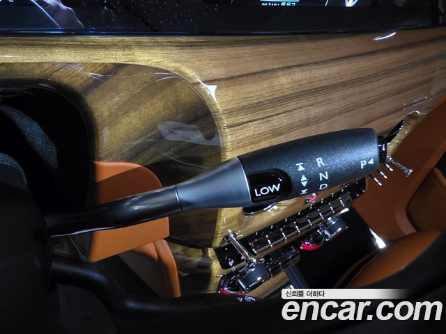 Rolls-Royce Phantom 2021 — photo 15