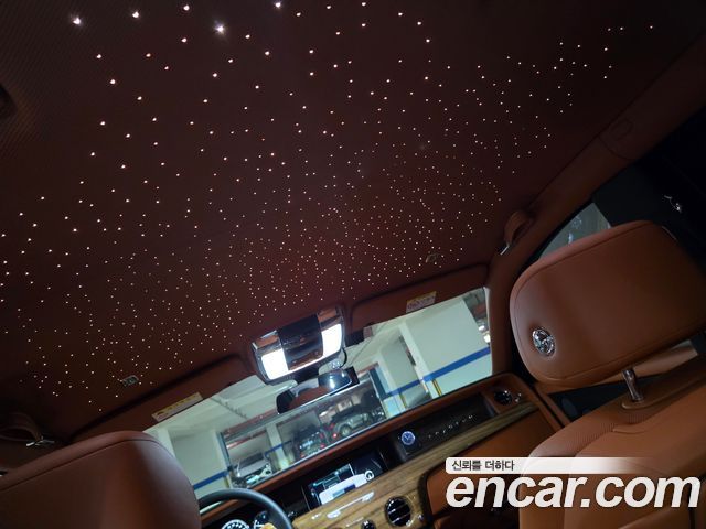 Rolls-Royce Phantom 2021 — photo 18