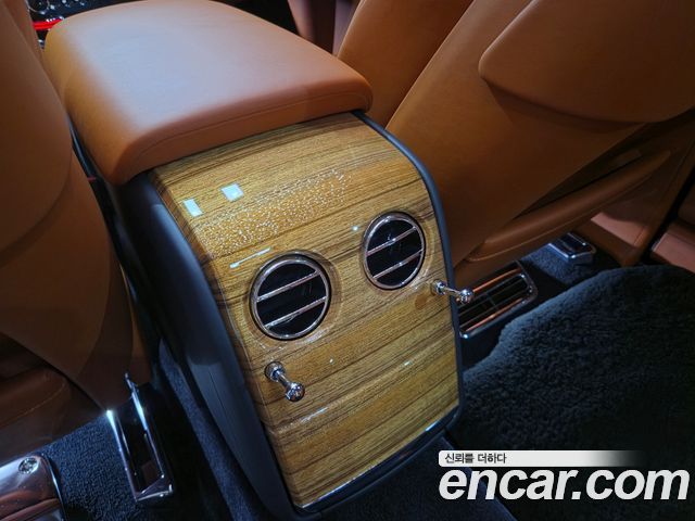 Rolls-Royce Phantom 2021 — photo 20