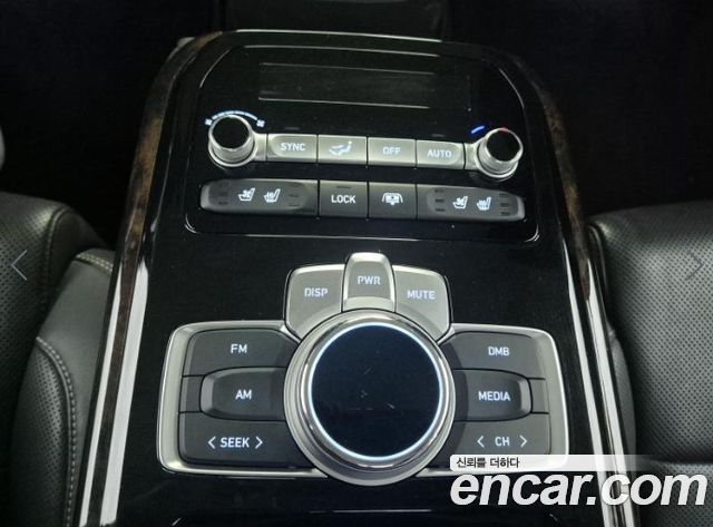 Genesis G90 2019 — photo 16