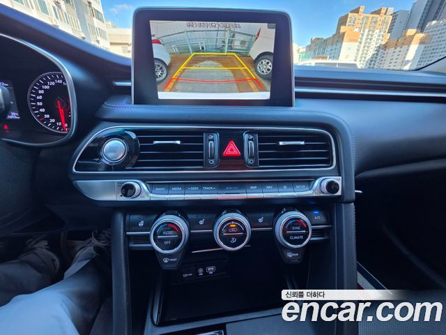 Genesis G70 2018 — photo 11