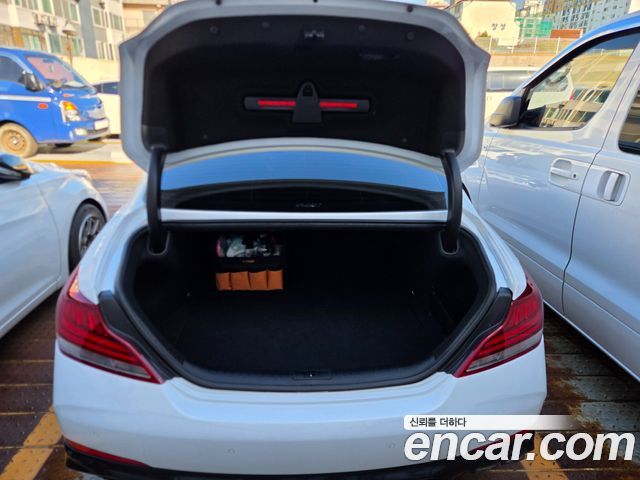 Genesis G70 2018 — photo 16