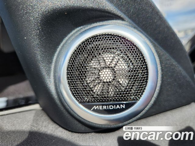 Land Rover Range Rover Evoque 2025 — photo 15