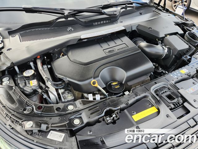 Land Rover Range Rover Evoque 2025 — photo 18