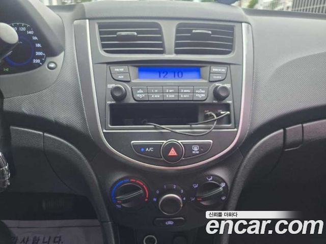 Hyundai Accent 2016 — photo 10