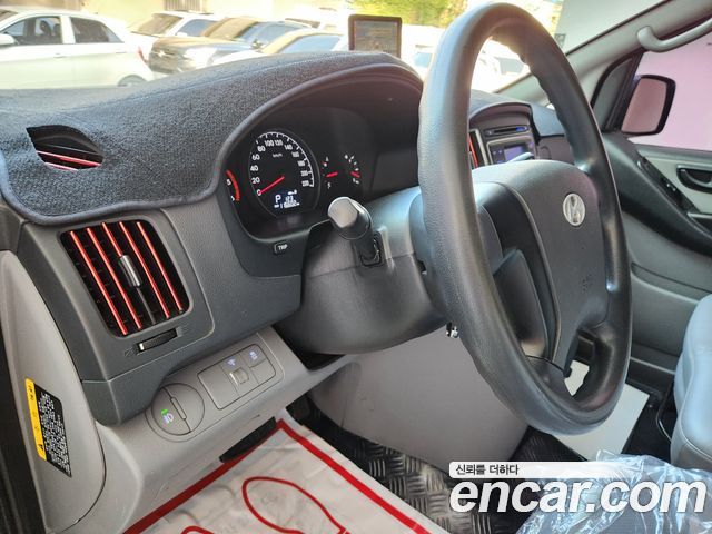 Hyundai Starex 2016 — photo 18