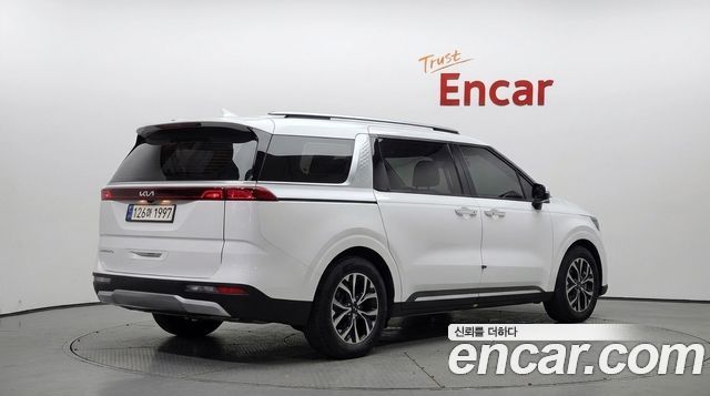 Kia Canival 2022 — photo 2