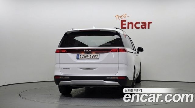 Kia Canival 2022 — photo 4