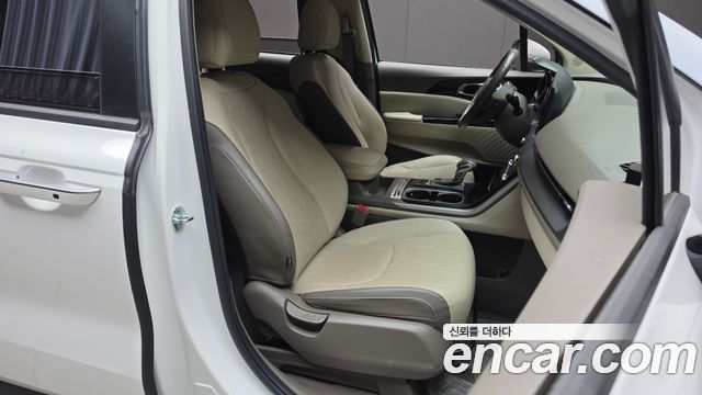 Kia Canival 2022 — photo 18