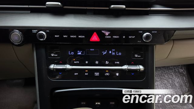 Kia Canival 2022 — photo 23