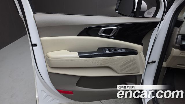 Kia Canival 2022 — photo 14