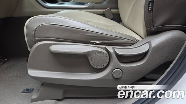 Kia Canival 2022 — photo 32
