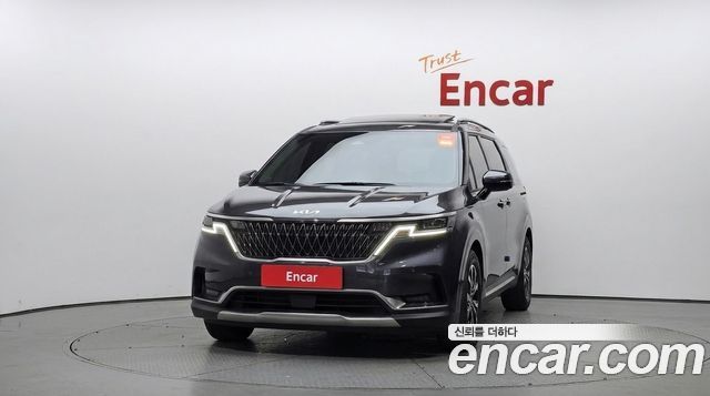 Kia Canival 2023 — photo 3