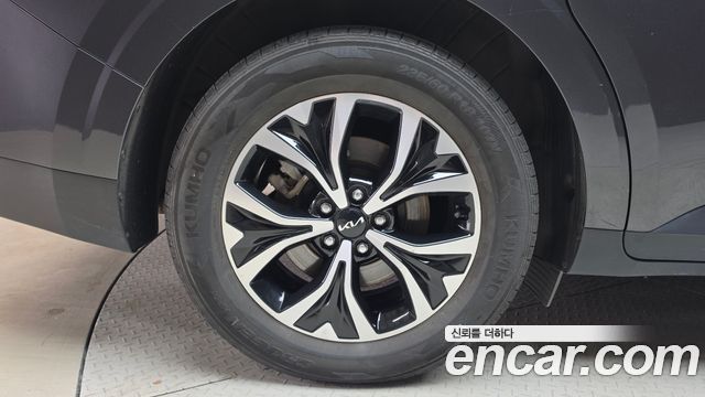 Kia Canival 2023 — photo 5