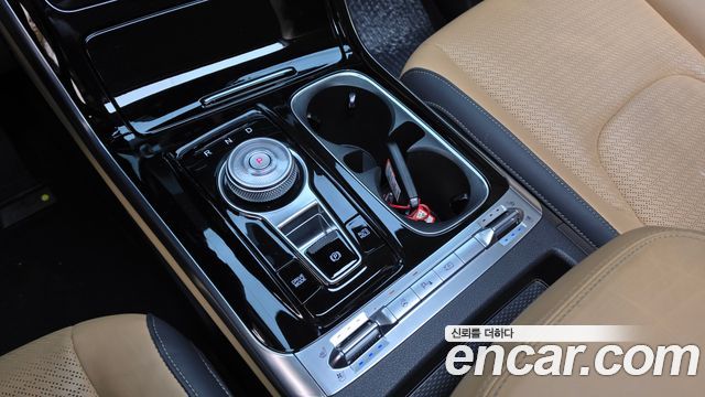 Kia Canival 2023 — photo 12