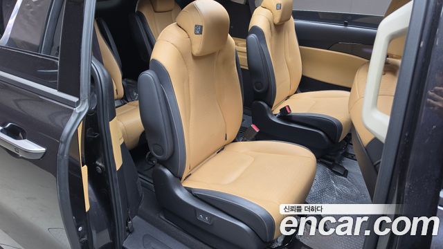 Kia Canival 2023 — photo 17