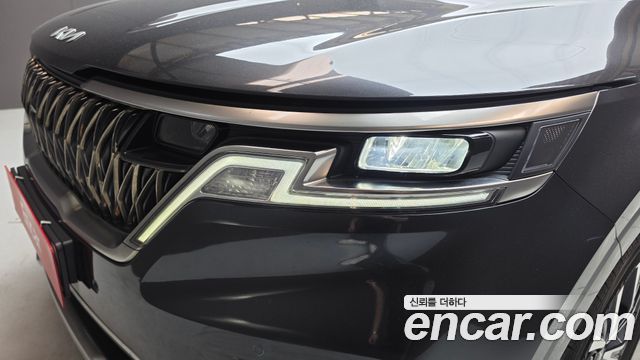 Kia Canival 2023 — photo 8