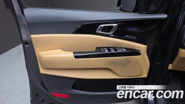Kia Canival 2023 — photo 14