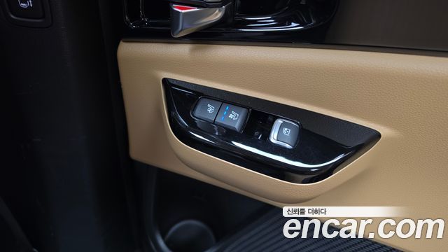 Kia Canival 2023 — photo 31