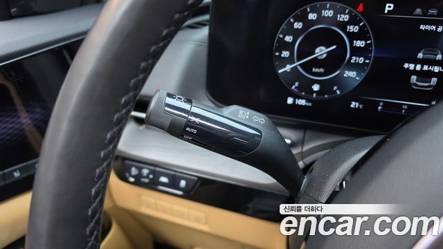 Kia Canival 2023 — photo 35