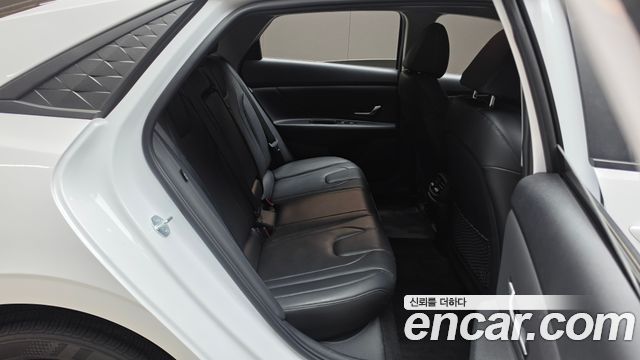 Hyundai AVANTE 2024 — photo 17