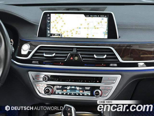 BMW 7-Series 2016 — photo 15
