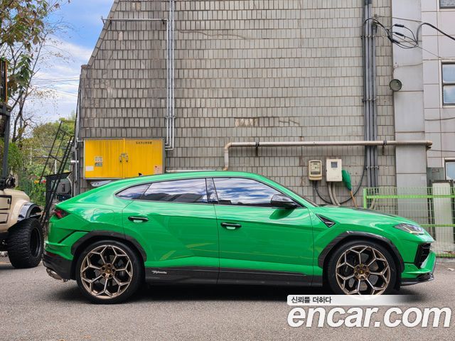 Lamborghini Urus 2024 — photo 3