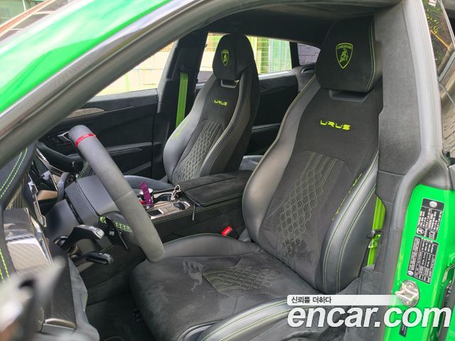 Lamborghini Urus 2024 — photo 6
