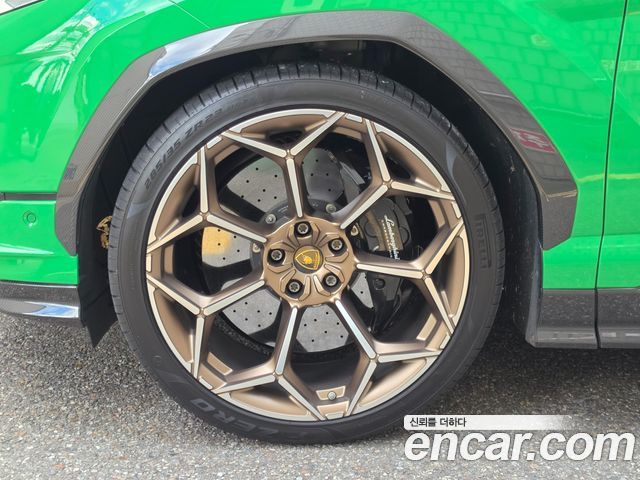 Lamborghini Urus 2024 — photo 15