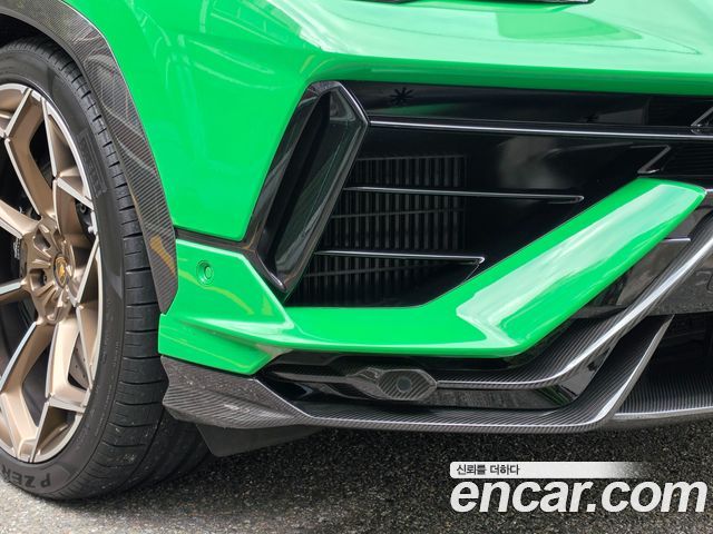 Lamborghini Urus 2024 — photo 16