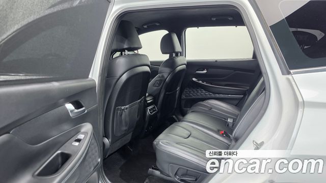 Hyundai Santafe 2023 — photo 17