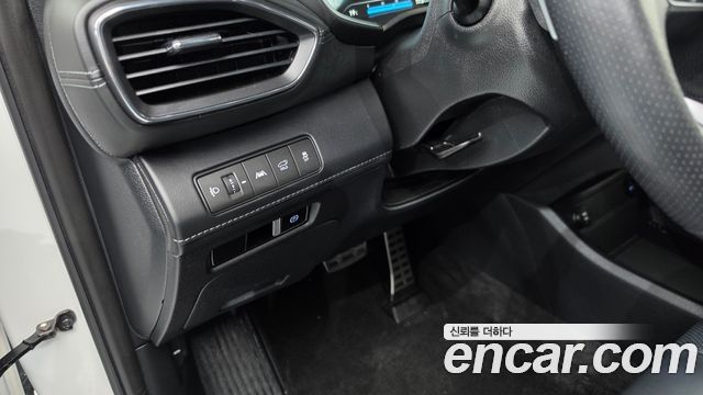 Hyundai Santafe 2023 — photo 24