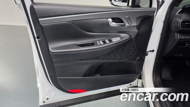 Hyundai Santafe 2023 — photo 14